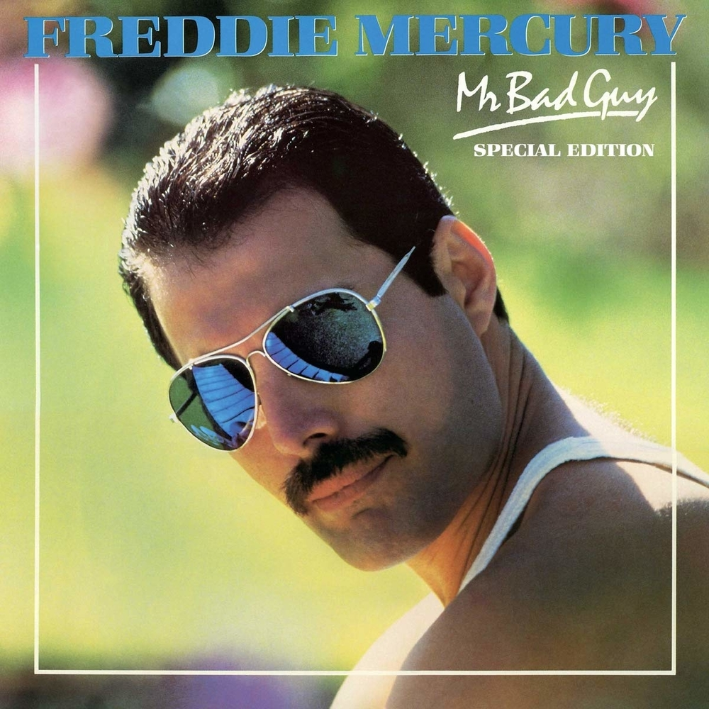 Freddie mercury retailers con gafas