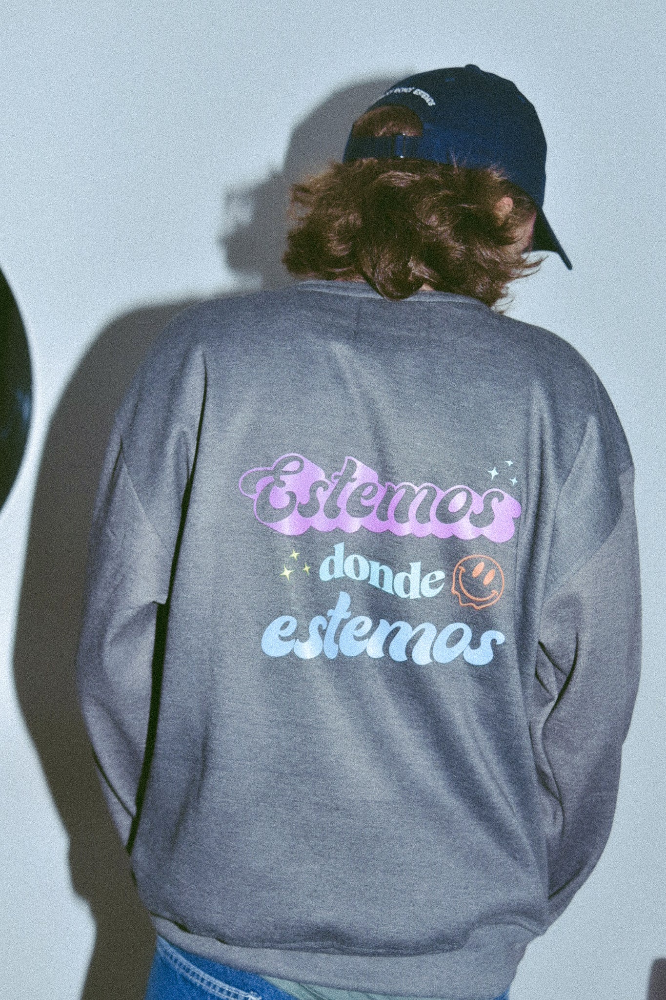 Estemos Dónde Estemos - Suéter Crewneck Unisex